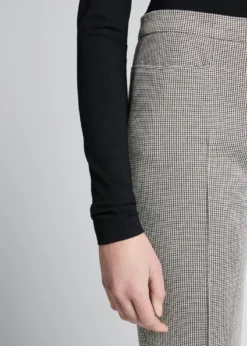 Akris puntoFranca Micro Houndstooth Ankle Trousers