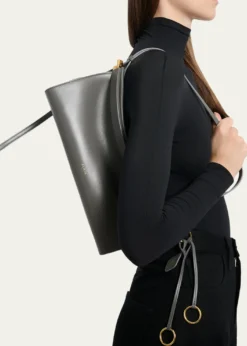 ALAIALe Click Medium Shoulder Bag in Glossy Leather