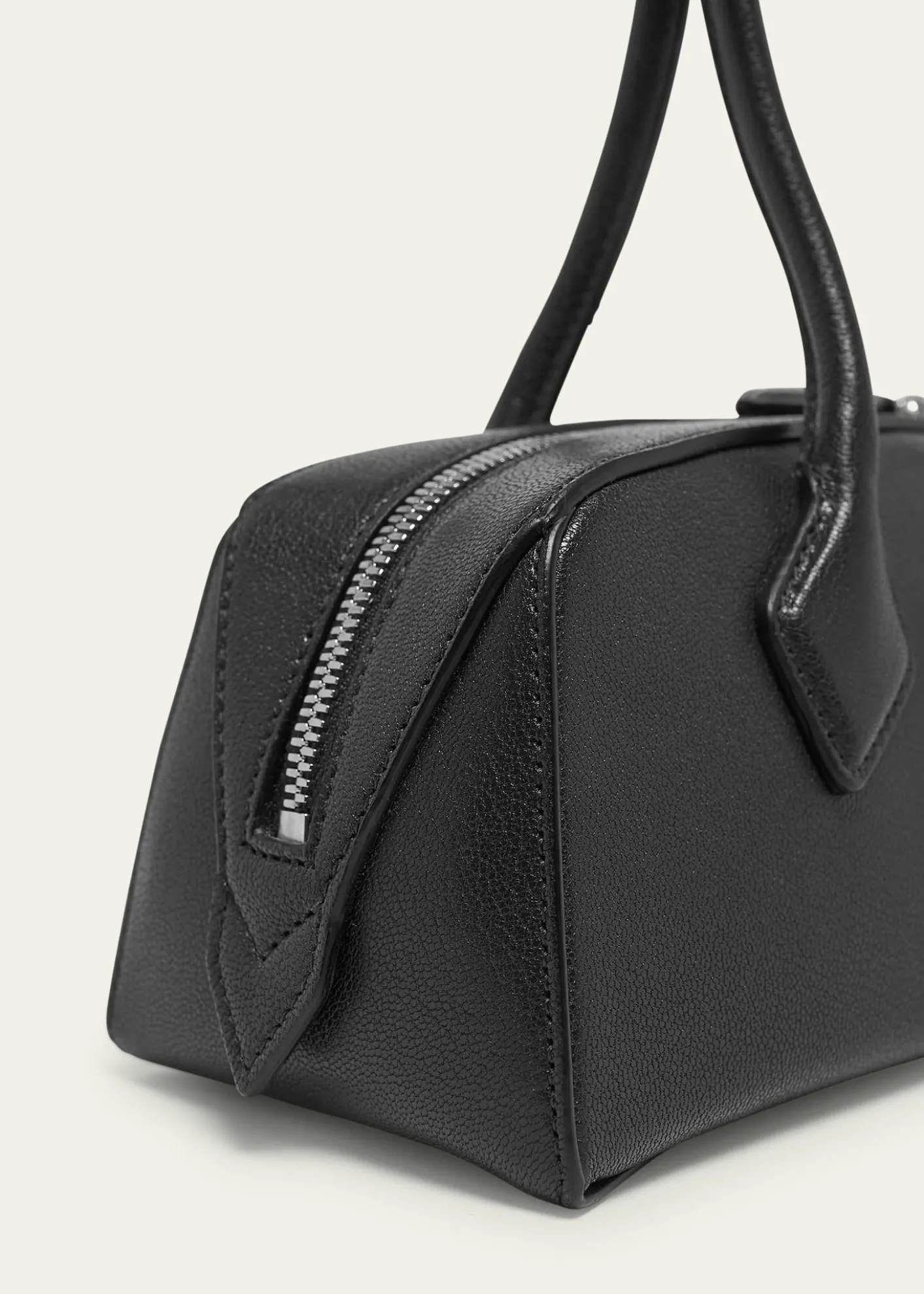 ALAIALe Teckel Medium Shoulder Bag in Goatskin