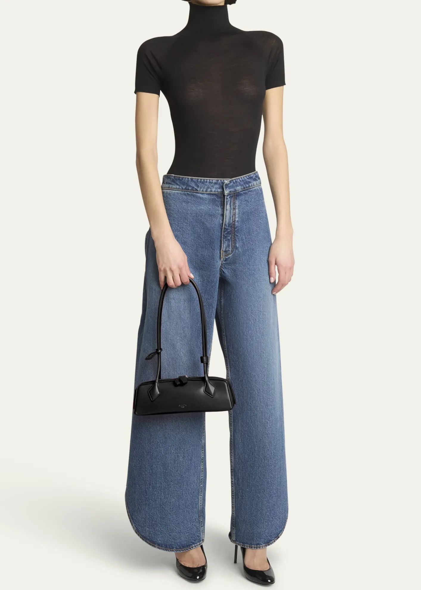 ALAIALe Teckel Small Shoulder Bag in Leather