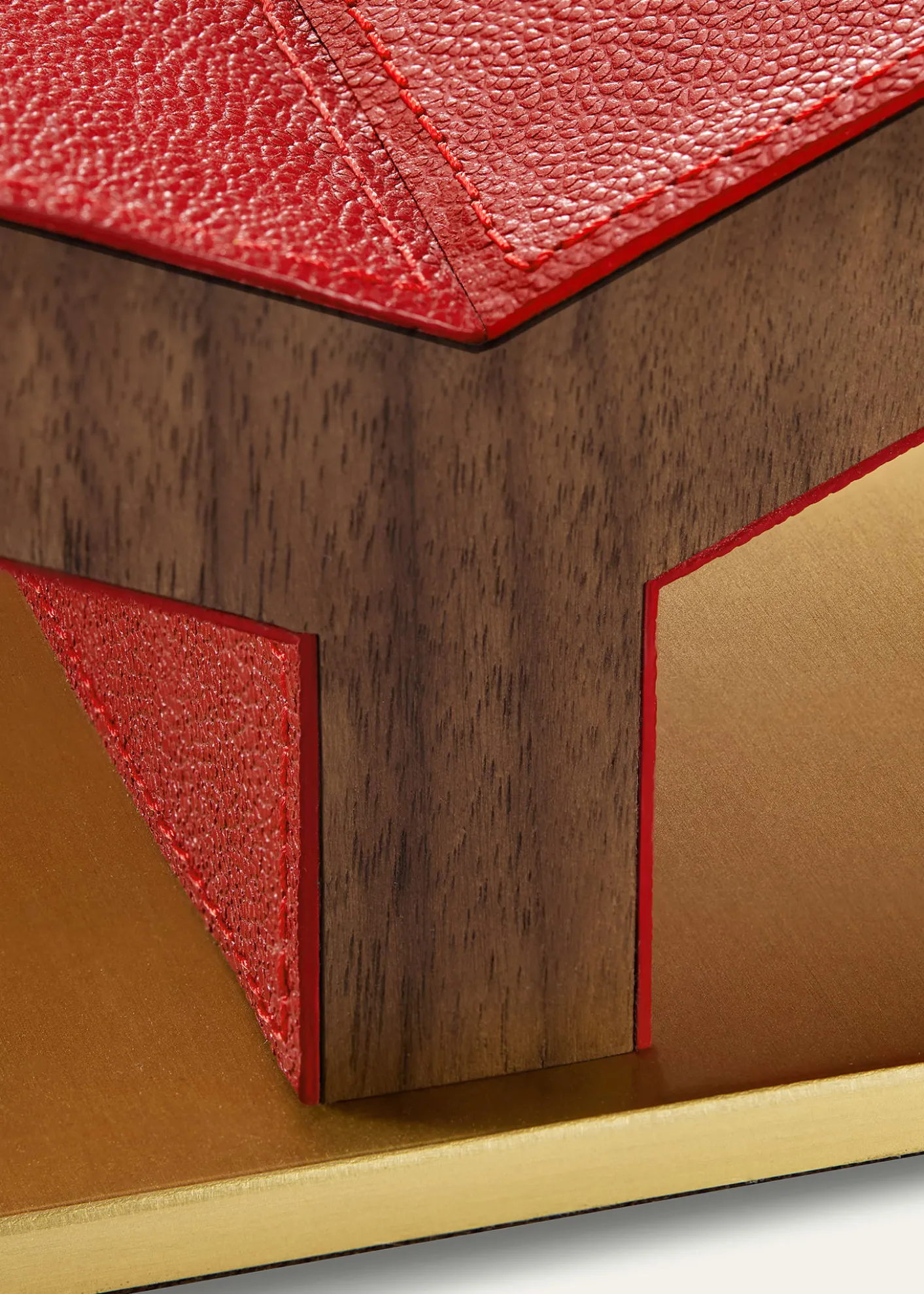 AssoulineCollector Classic Leather Bookstand