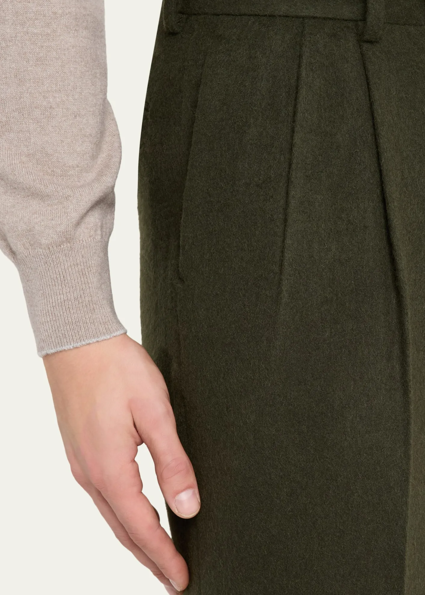 AURALEEMen's Dark Olive Pleated Wool Trousers