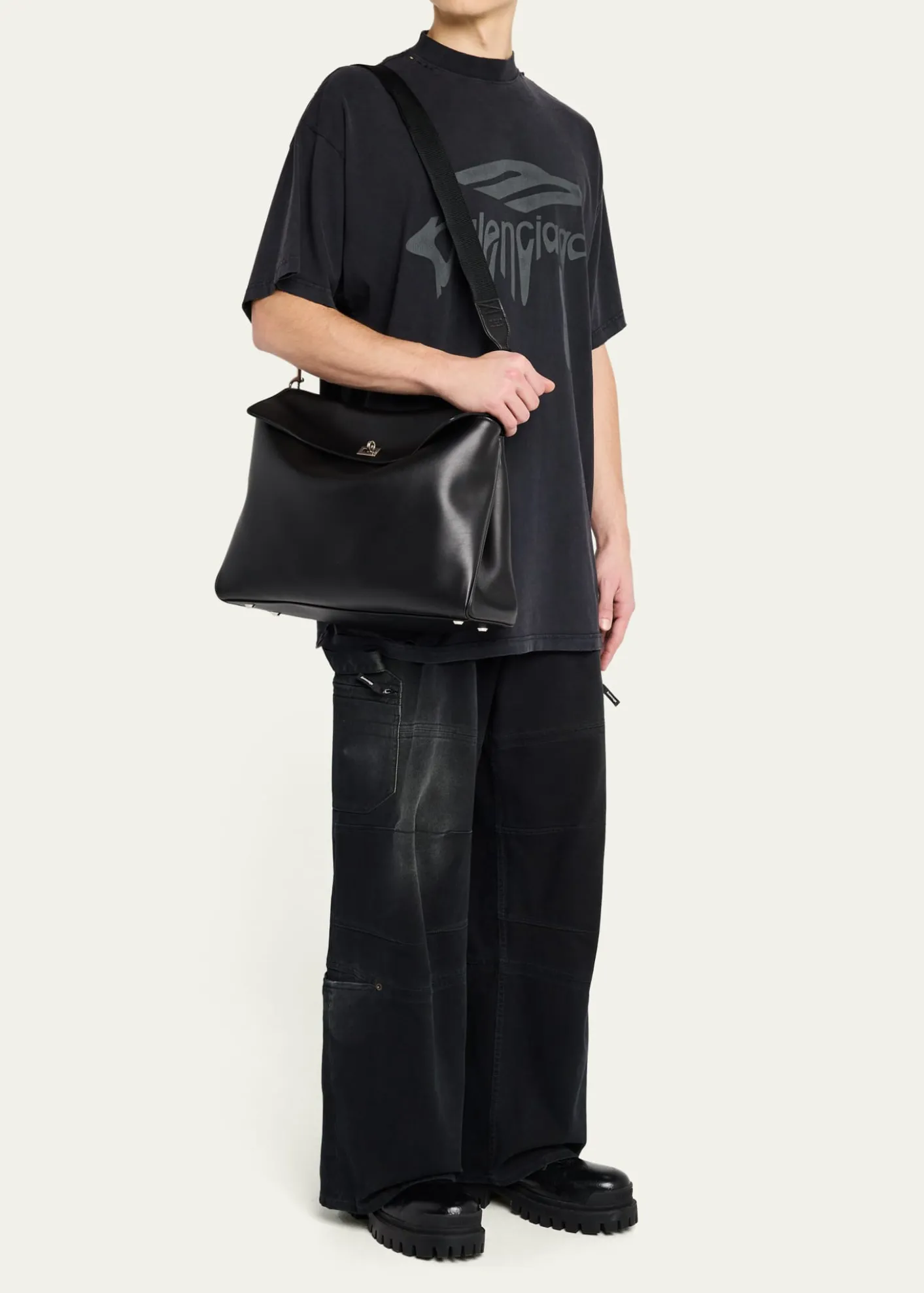BalenciagaMen's Rodeo Leather Messenger Bag