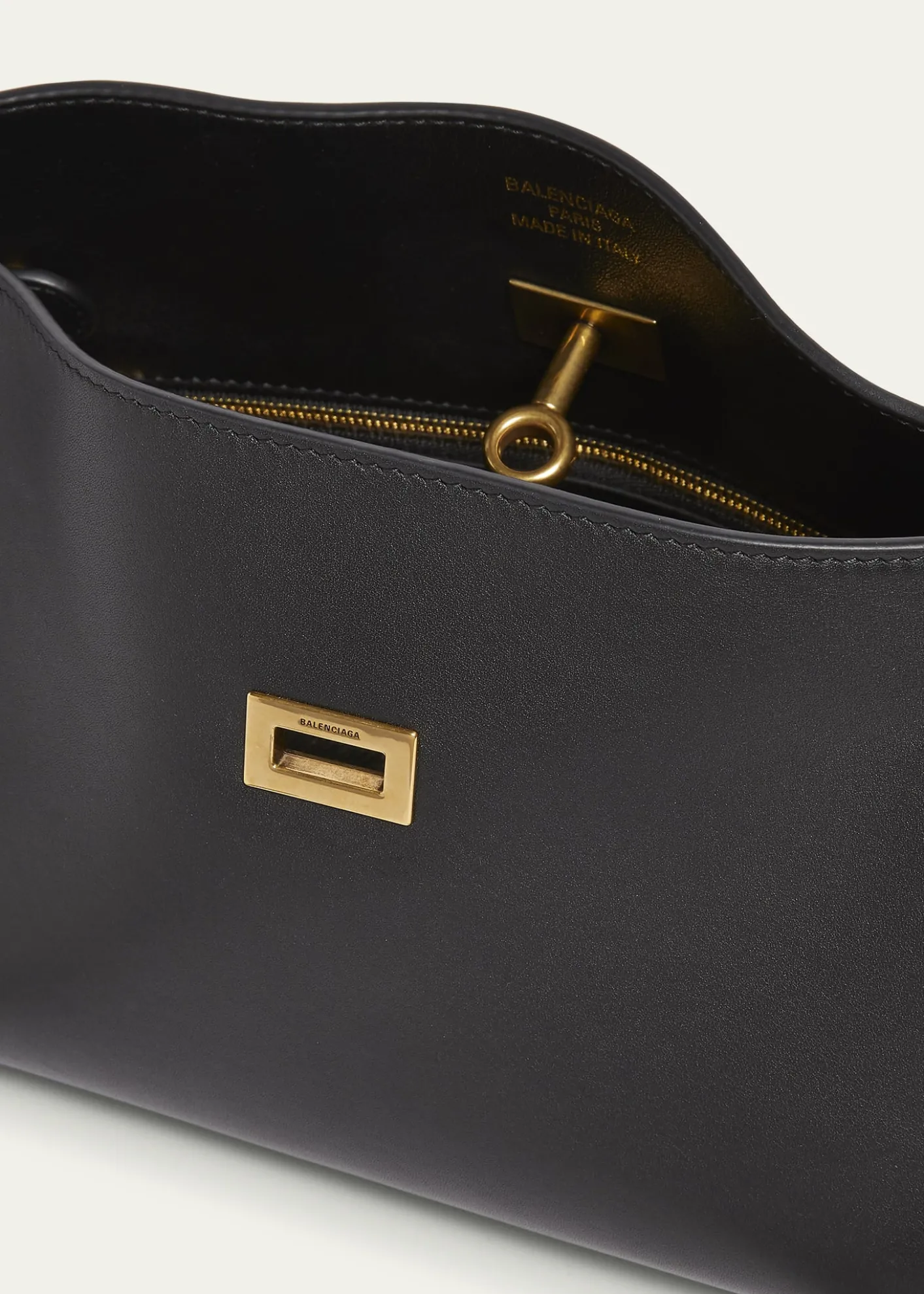 BalenciagaRodeo Sling Pochette Smooth Leather Shoulder Bag