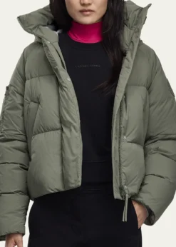 Canada GooseChilliwack Down Hooded Puffer Jacket