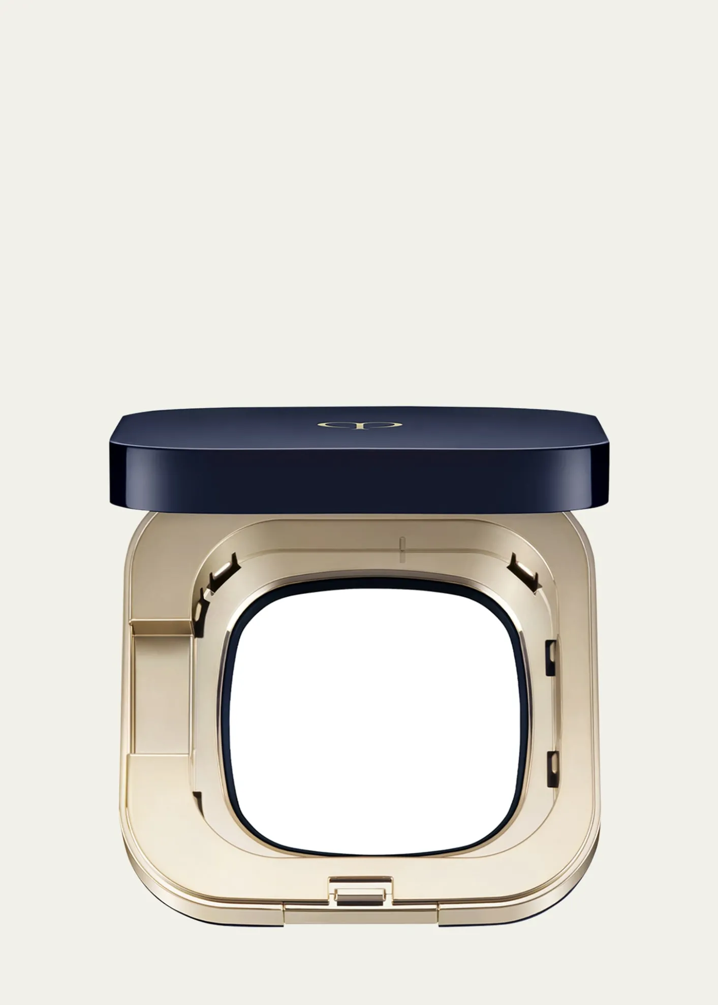 Cle de Peau BeauteRadiant Cushion Dewy Foundation Case