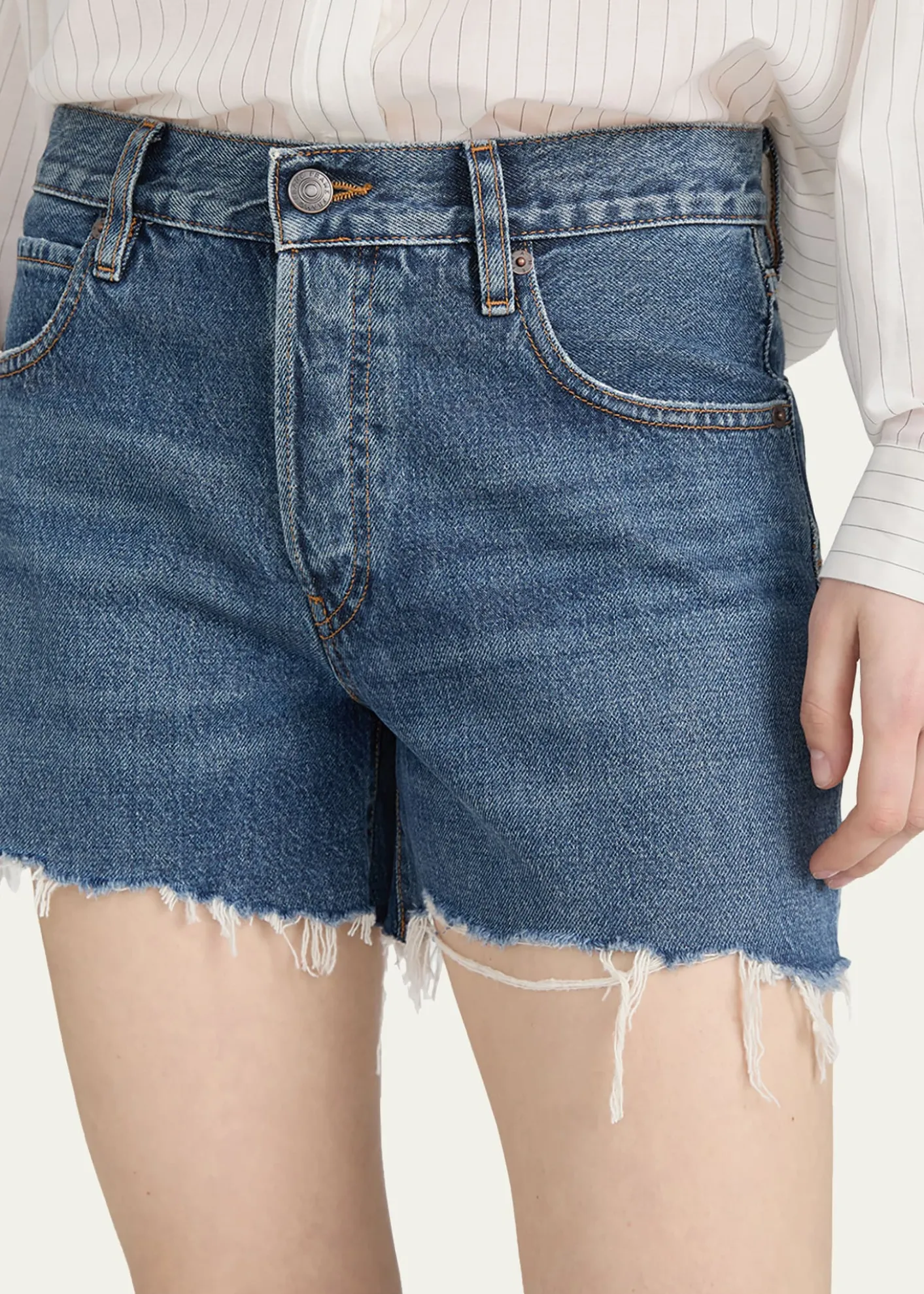 FRAMEThe Long Hand Denim Shorts
