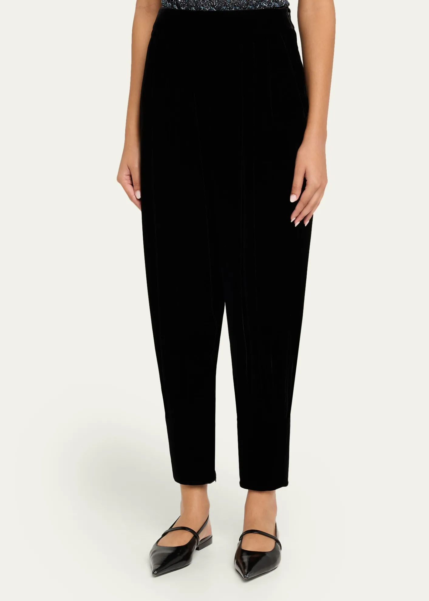 Giorgio ArmaniVirgin Wool Barrel-Leg Trousers