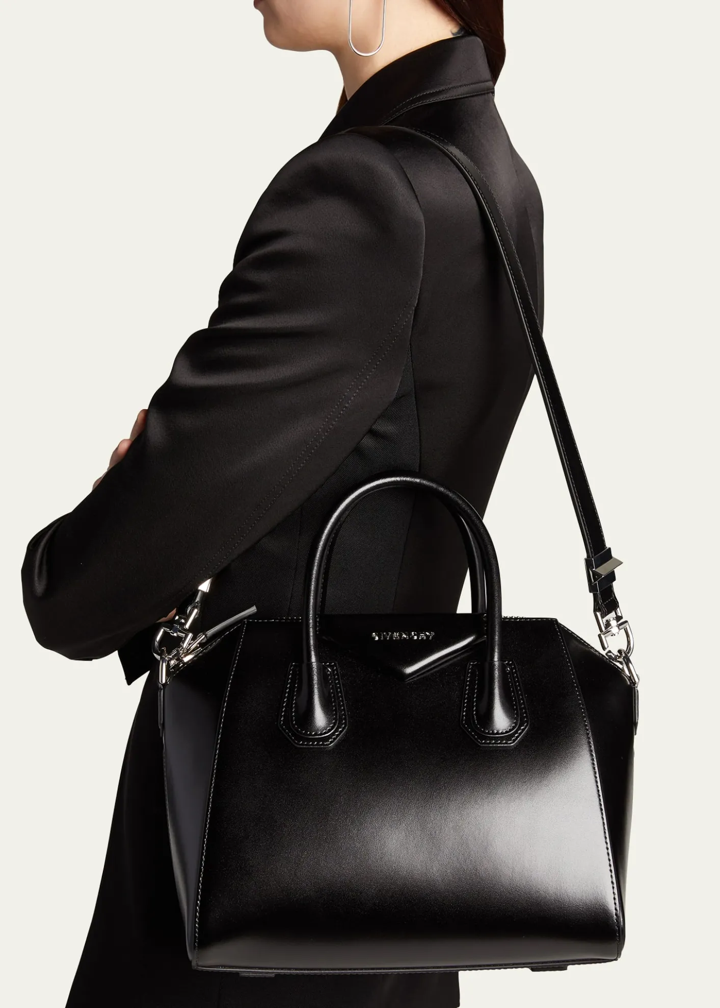 GivenchyAntigona Small Top Handle Bag in Box Leather