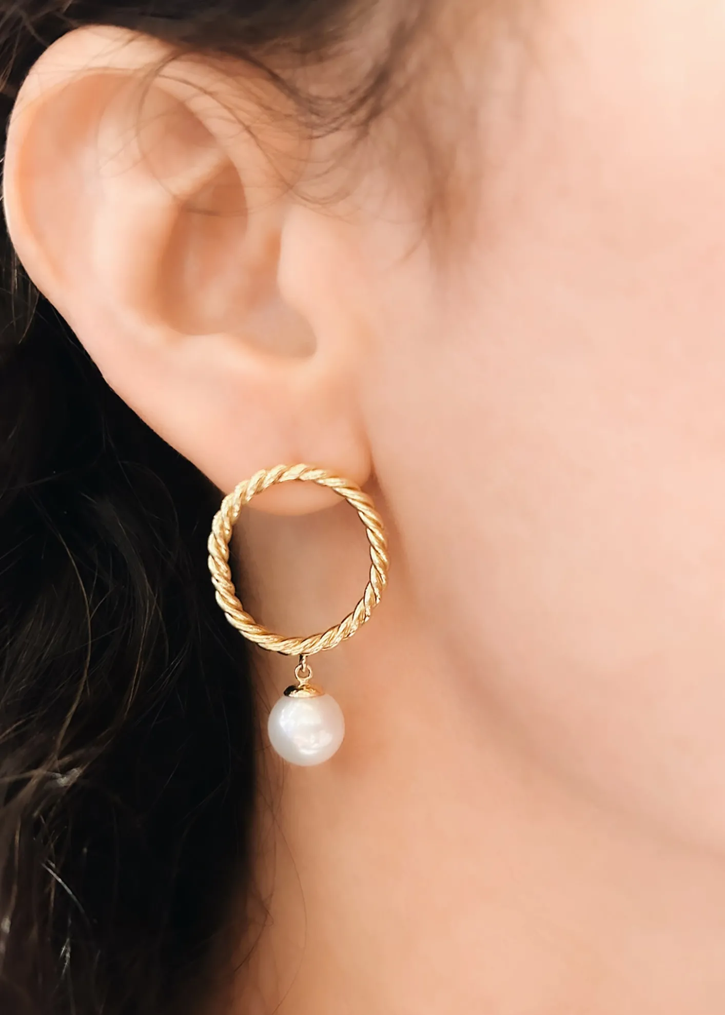 Haute VictoireAkoya Pearl Hand-Twisted 18K Yellow Gold Earrings