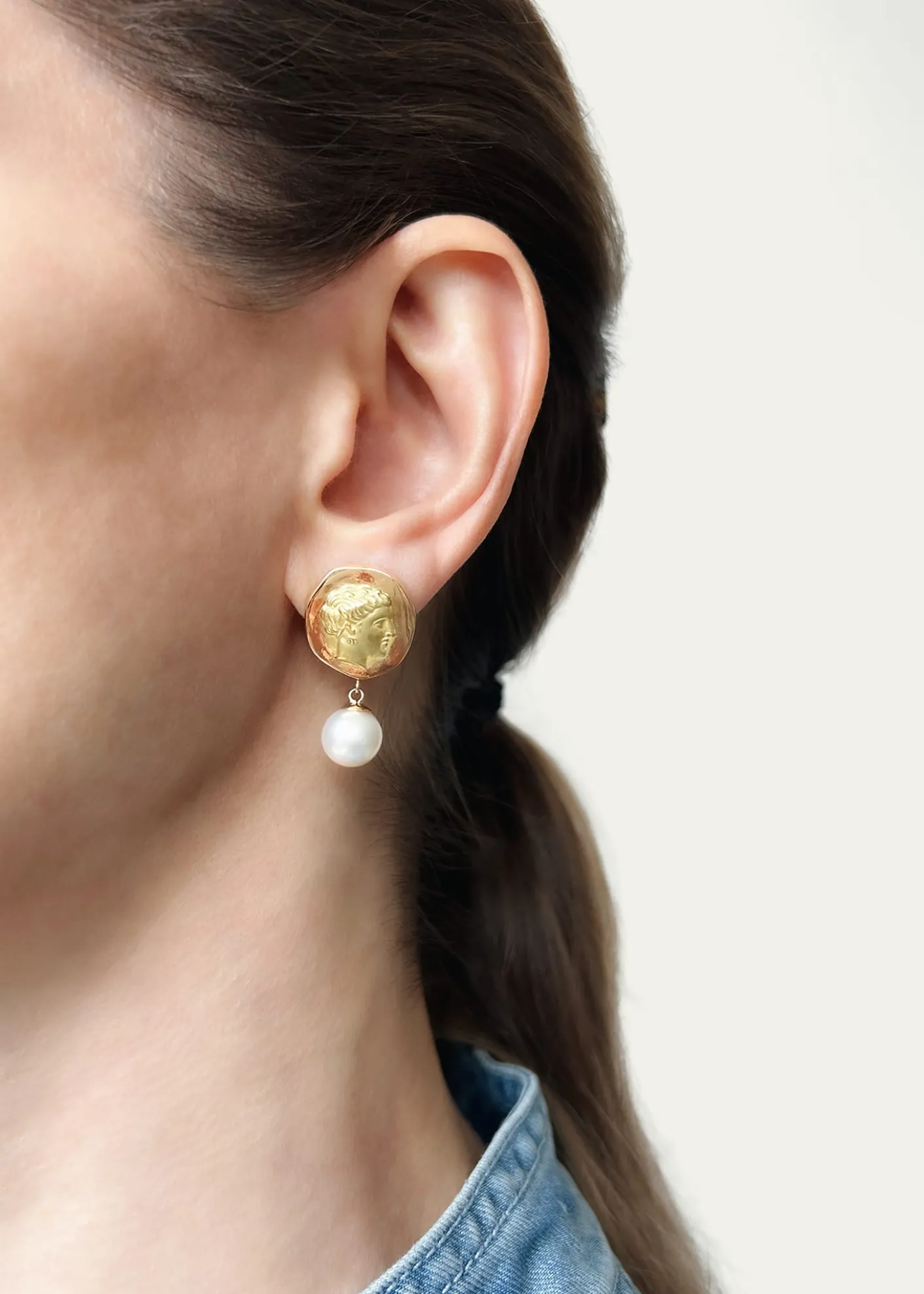 Haute VictoireAndromeda Pearl Earrings