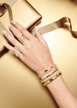 IppolitaThin Band Ring in 18K Gold with Diamonds