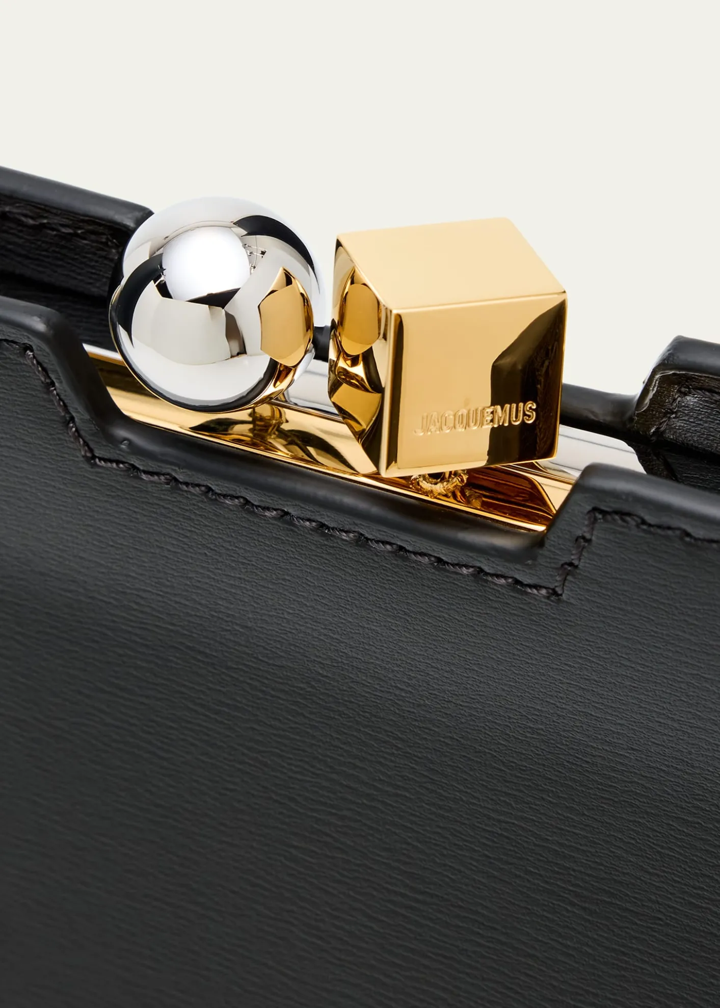 JacquemusLe Salon Rond Carre Leather Clutch Bag