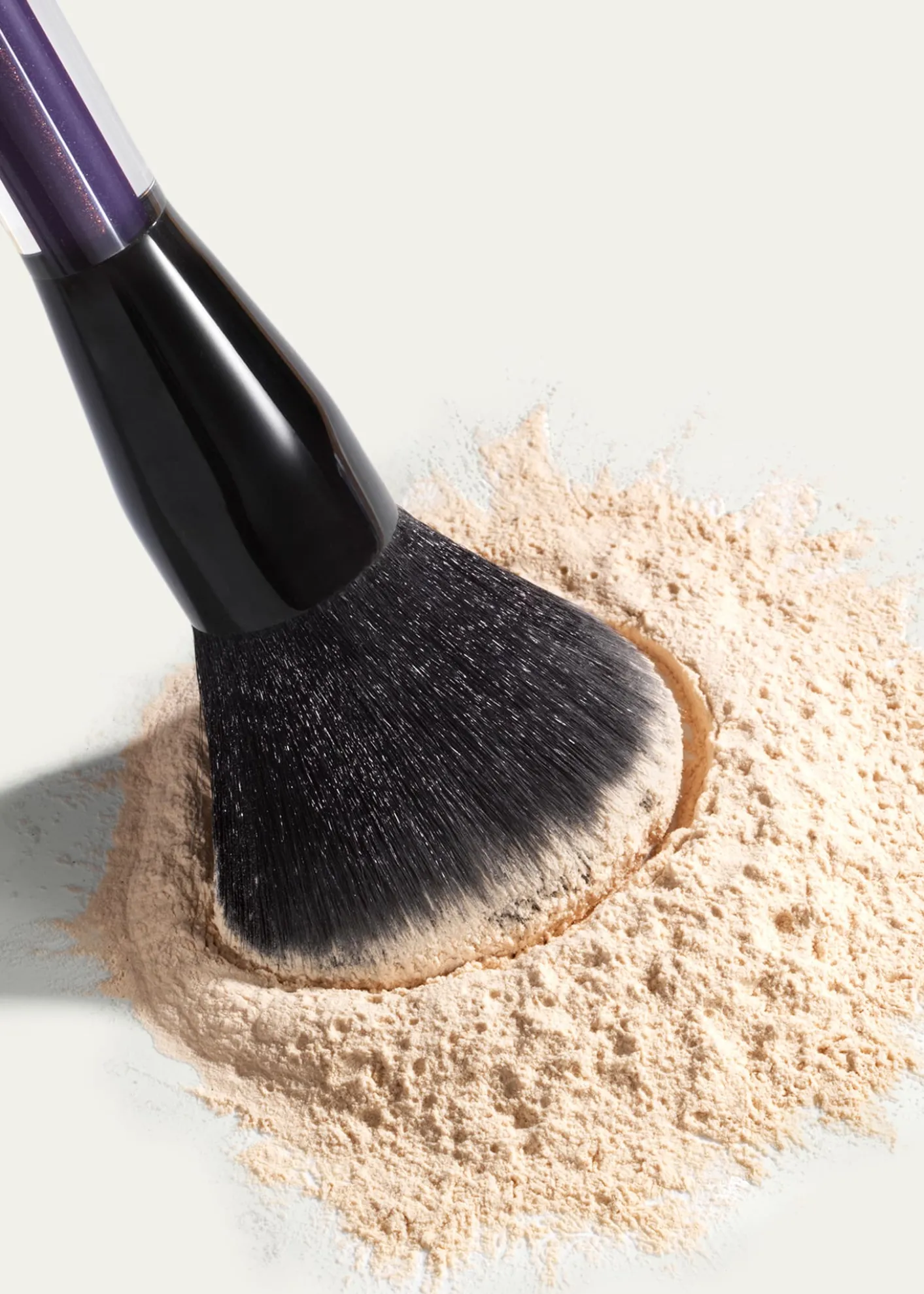 Kevyn AucoinLarge Face and Body Brush