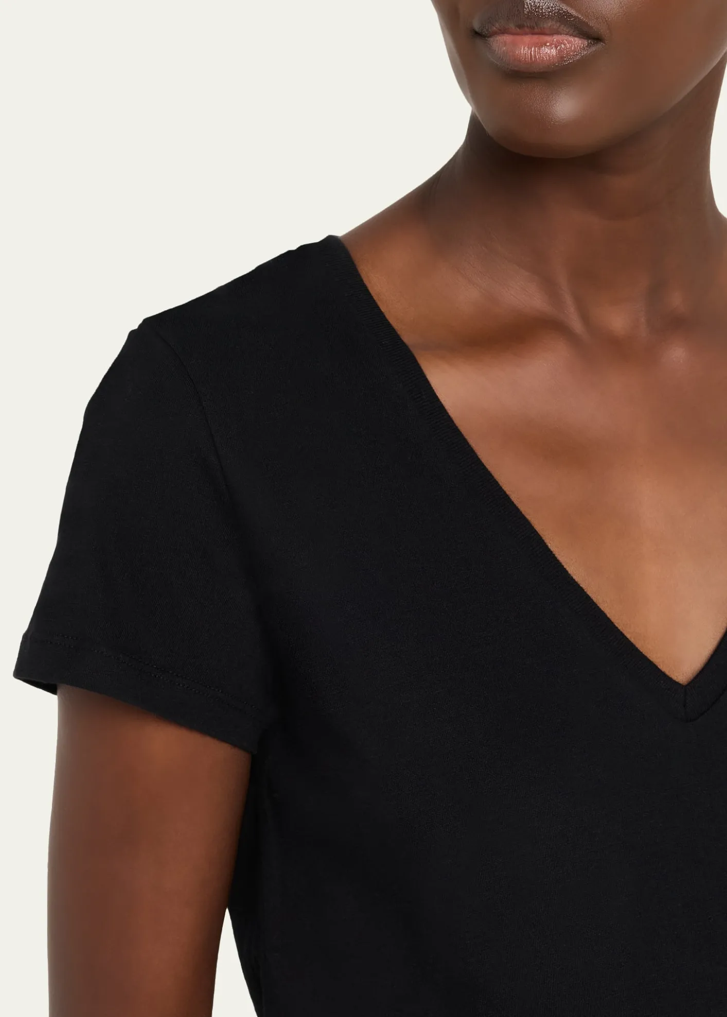 Majestic FilaturesV-Neck Organic Cotton T-Shirt