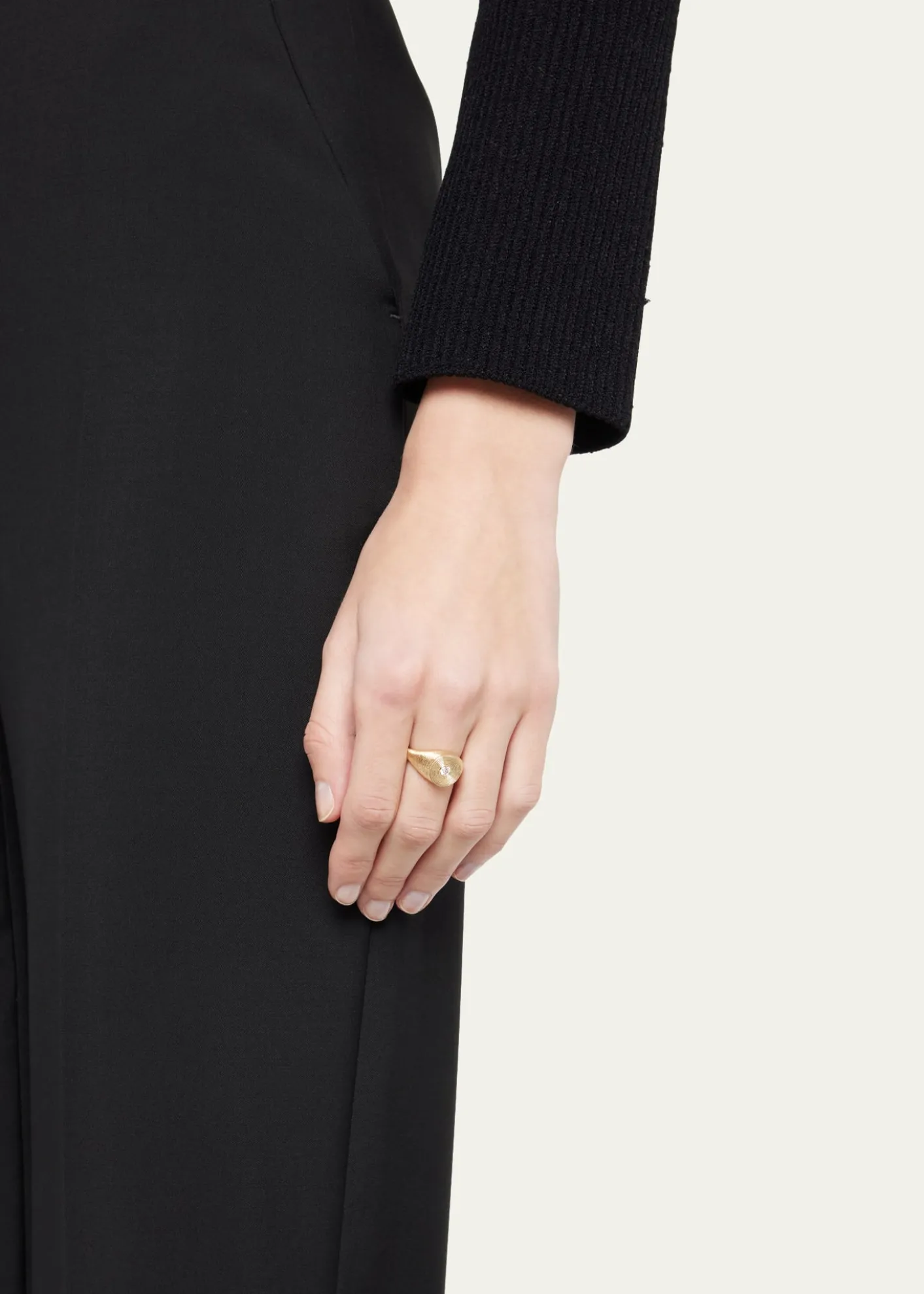 Sydney Evan 14K Gold Round Diamond Fluted Signet Ring