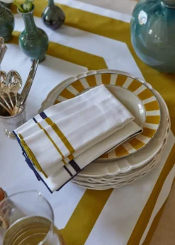 The LinoEssential Yellow Tablecloth, 71