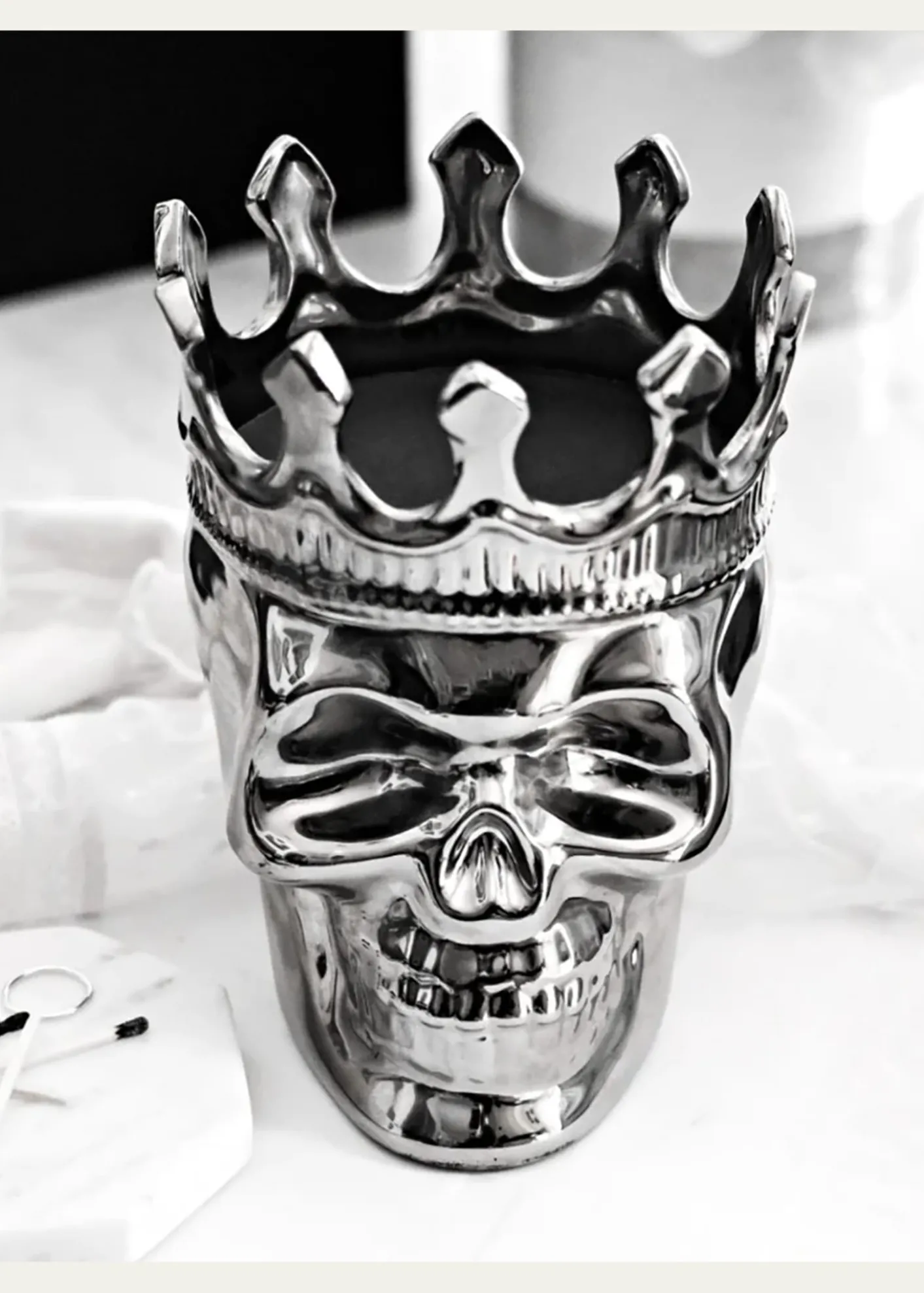 Thompson FerrierSilvertone Maximilien Skull Candle, 23.3 oz. - The Aroma Scent