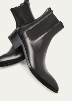 TOM FORDMen's Burnished Leather Chelsea Boots