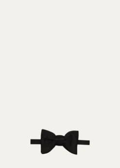 TOM FORDMen's Large Grosgrain Pre-Tied Silk Bow Tie