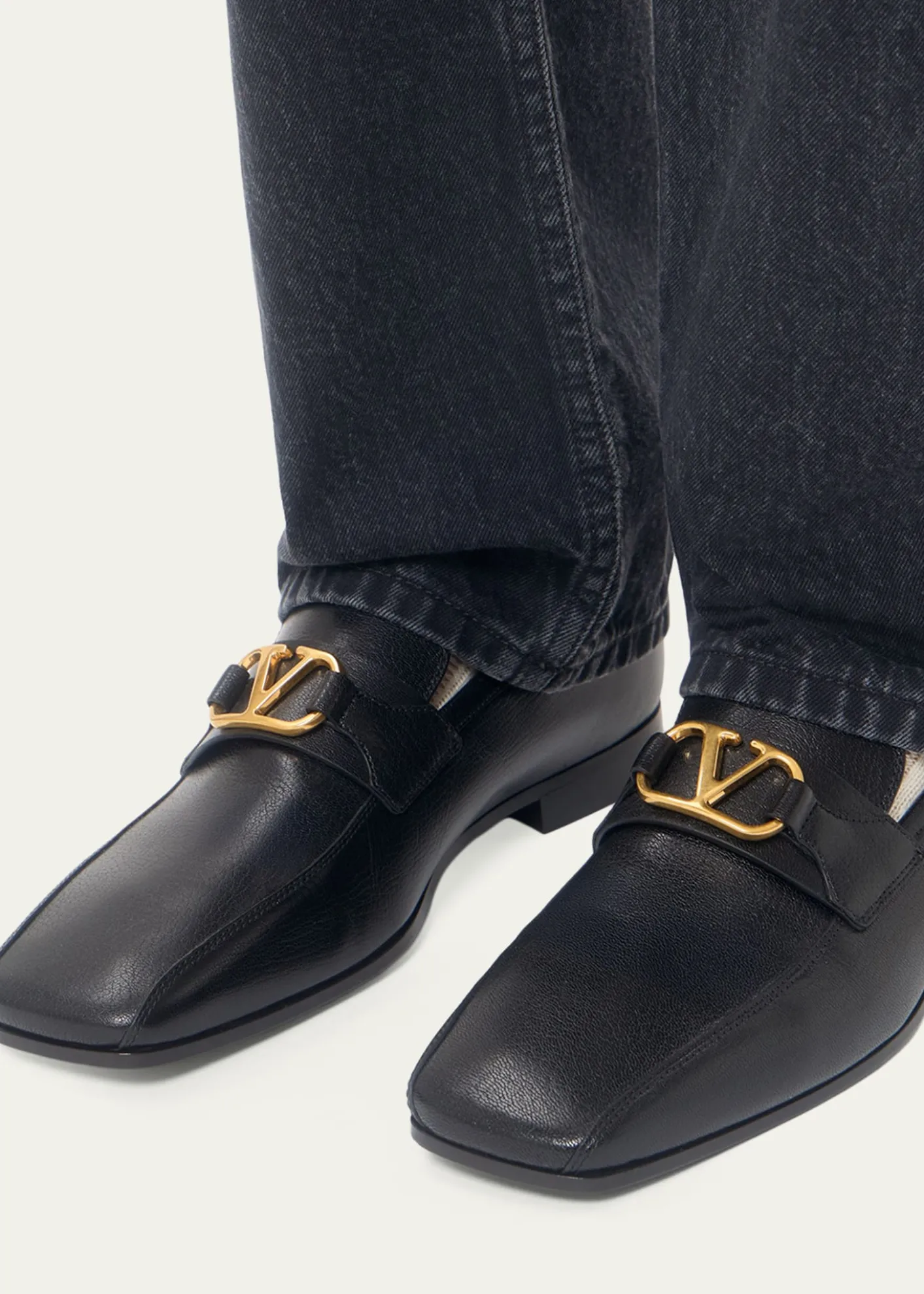 Valentino GaravaniMen's Vlogo Signature Leather Loafers