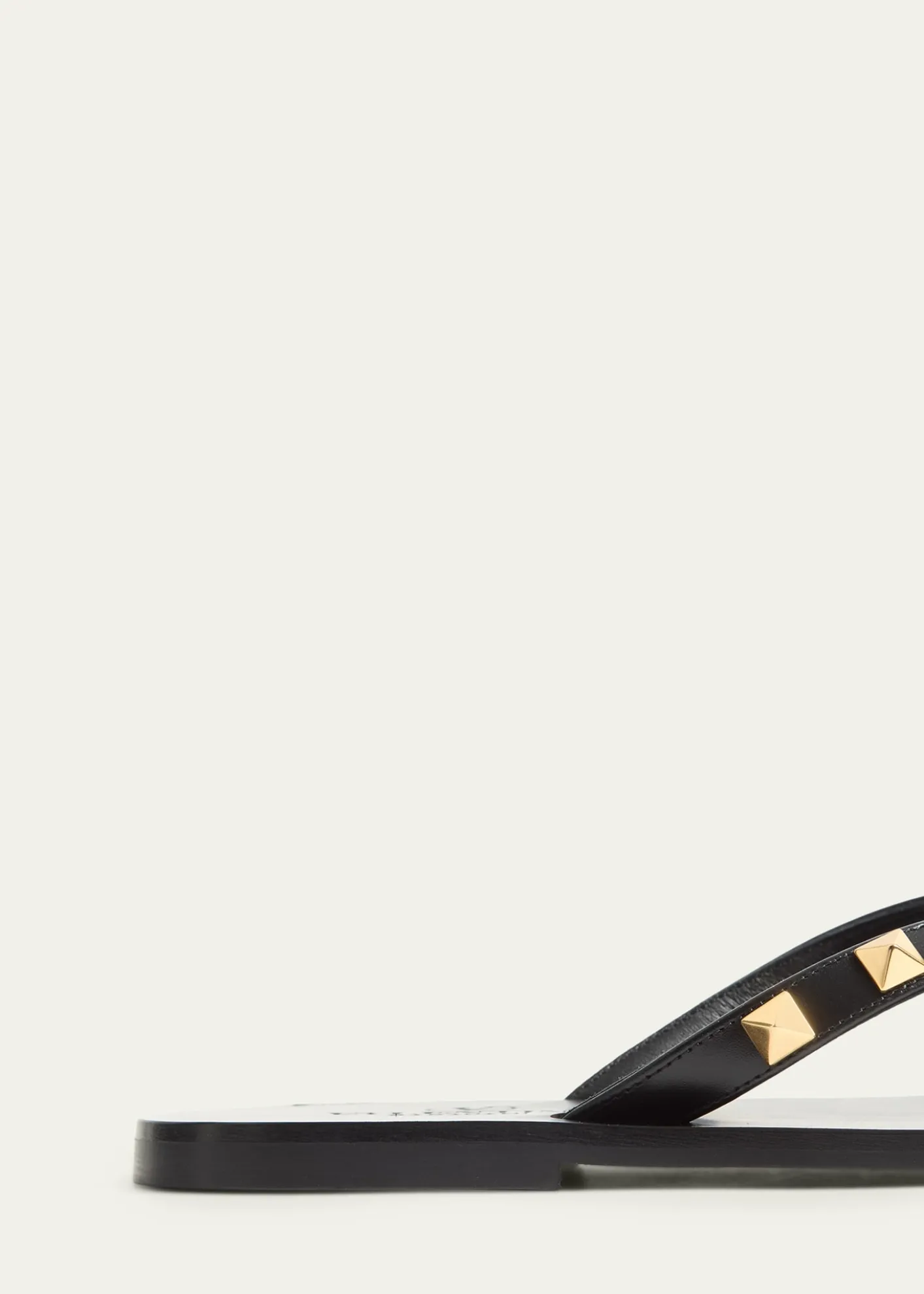 Valentino GaravaniRockstud Leather Flat Thong Sandals