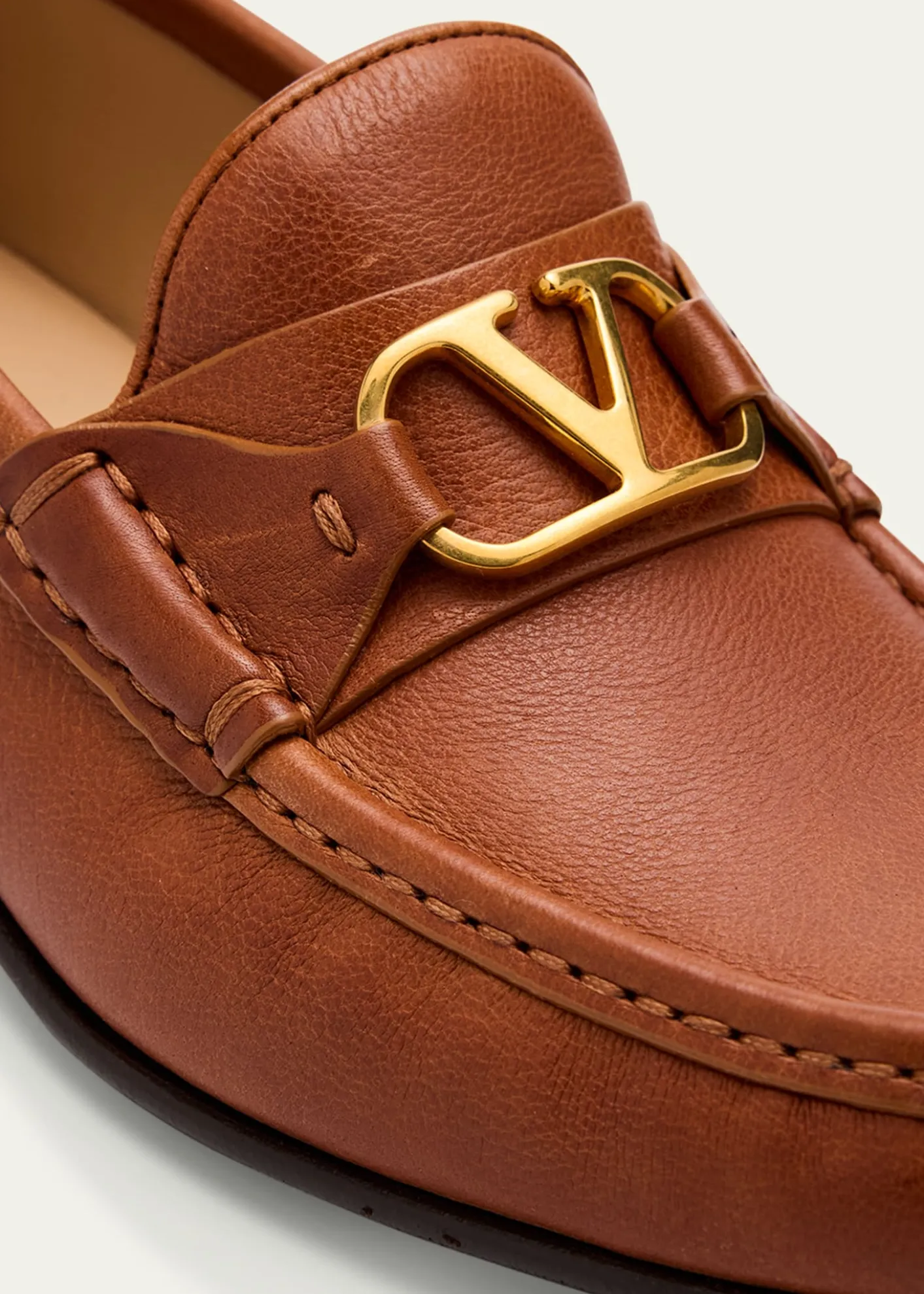 Valentino GaravaniVLogo Medallion Leather Loafers