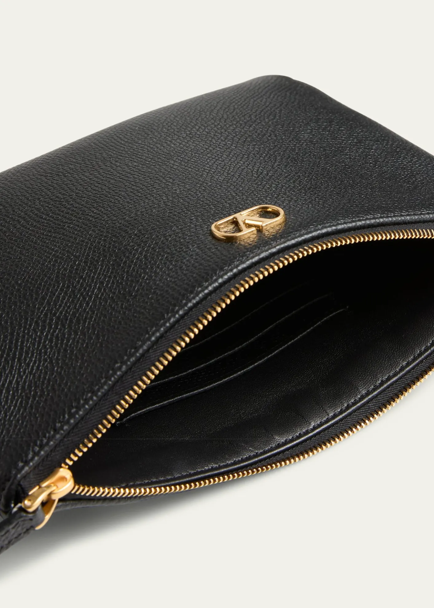 Valentino GaravaniVLOGO Medium Leather Flat Pouch Bag