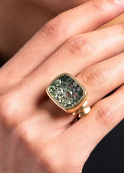 Vram18K Green Sapphire Ring
